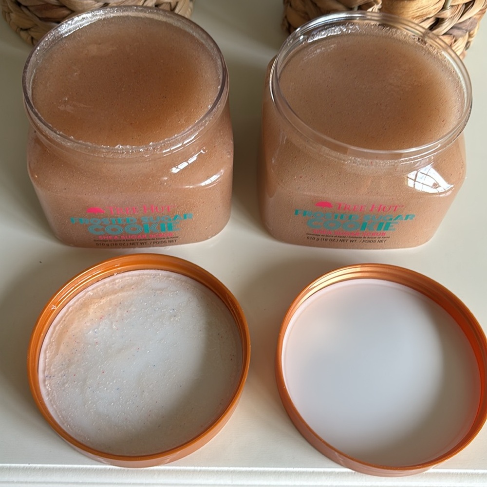 Frosted Sugar Cookie Shea Sugar Scrub Tree Hut Set - Picture 4 of 5